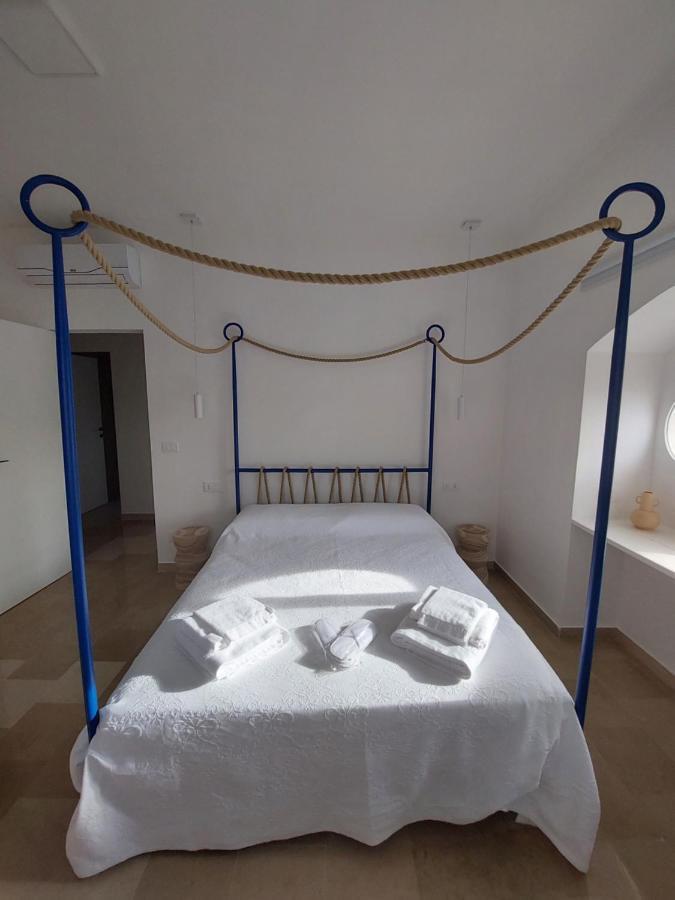 Palazzo Accinni B&B โมโนโปลี ภายนอก รูปภาพ