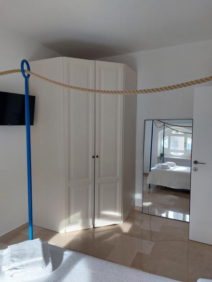 Palazzo Accinni B&B โมโนโปลี ภายนอก รูปภาพ